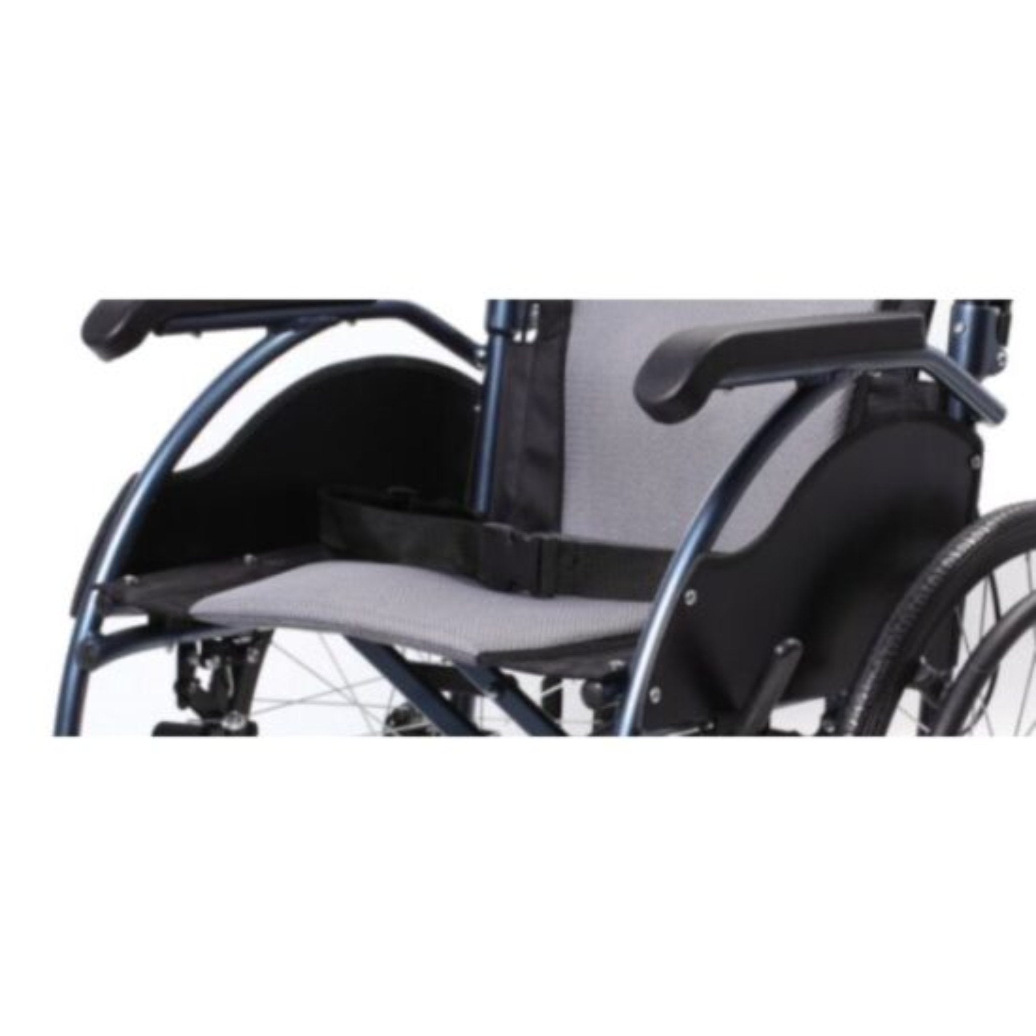 Lättvikt och fällbar rullstol i aluminium med fällbart ryggstöd och armstöd, Hjälpmedelsbutik VI HP