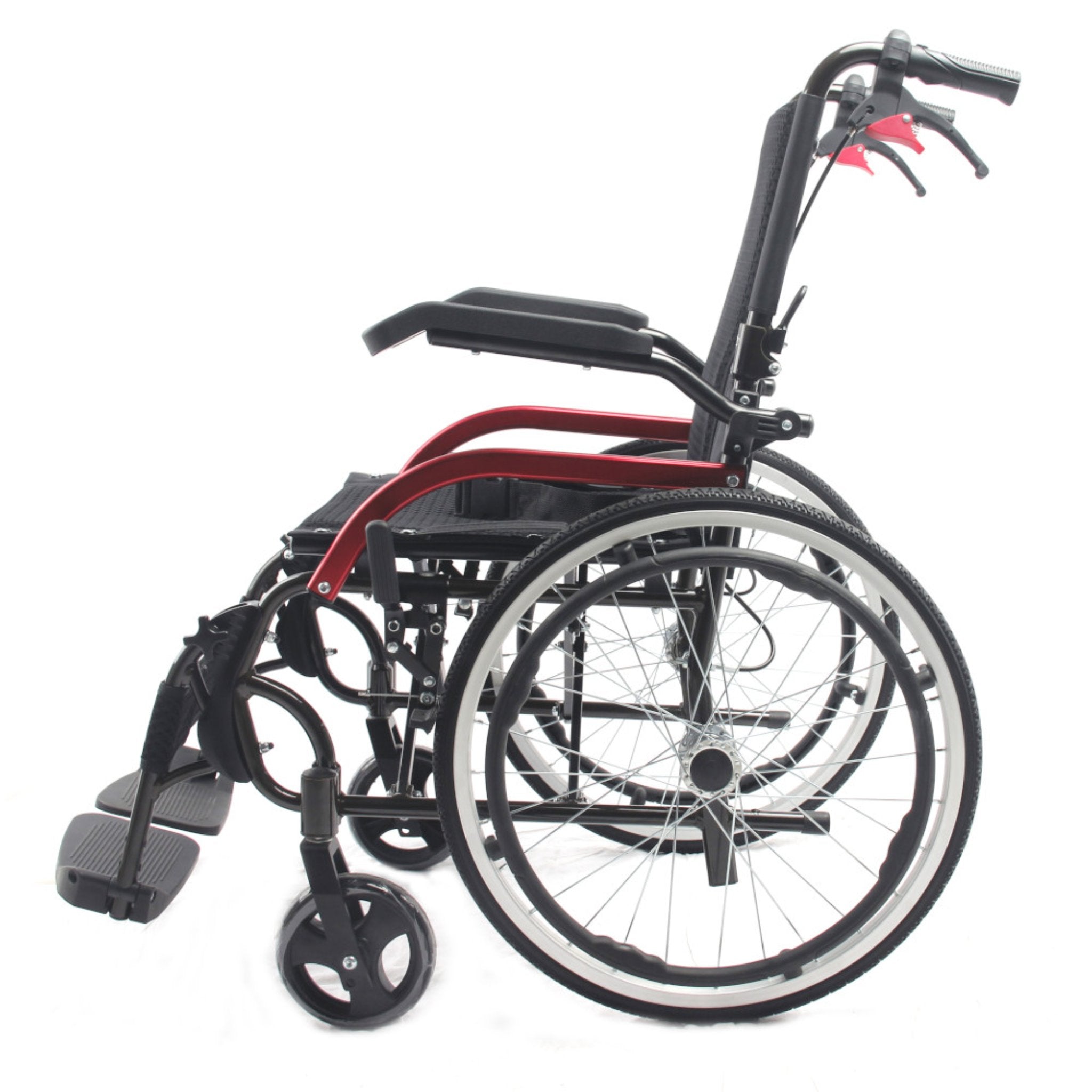 Lättvikts rullstol modell 2242 i sidovy med stora bakhjul och svängbara framhjul, hjälpmedelsbutiken VI HP