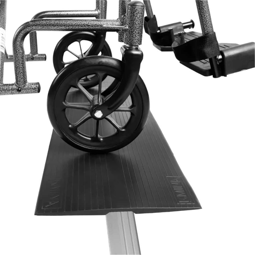 Rullstolsramp för dörrtrösklar